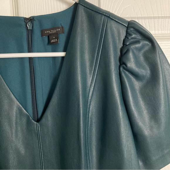 Ann Taylor Green Faux Leather Short Sleeve Dress Fall Christmas Holiday Size 4 - Picture 2 of 16